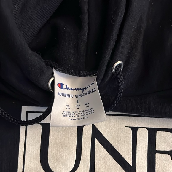 UNE sweatshirt - Picture 2 of 2